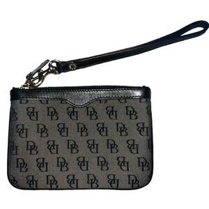 EUC Dooney & Bourke Vintage Black Leather Wristlet Wallet w/ Key Ring & Strap